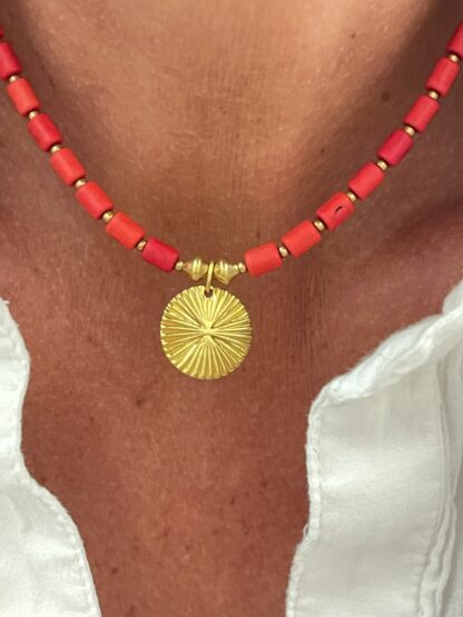 Collier Magnésite et Médaille
