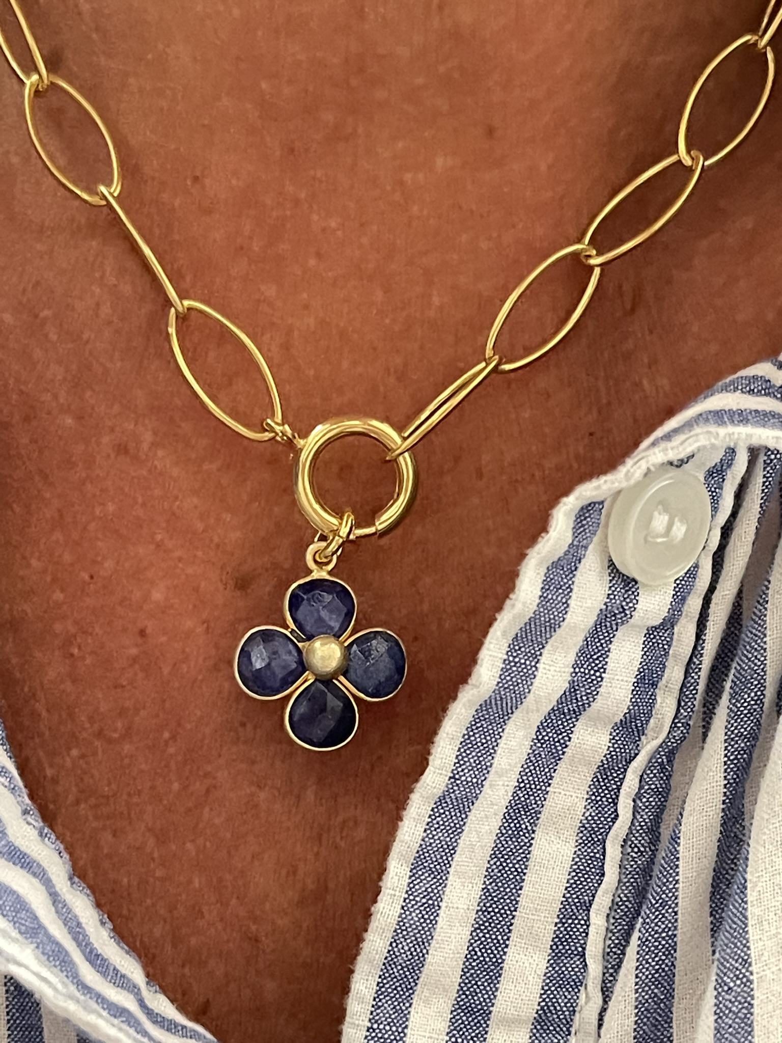 Collier Fleur en perles fines