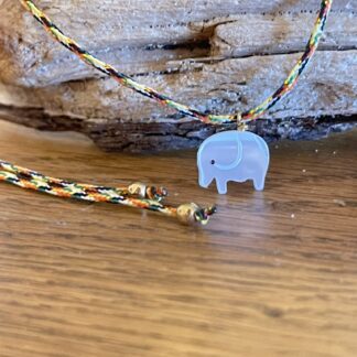 Collier (ou Bracelet) Eléphant en Nacre