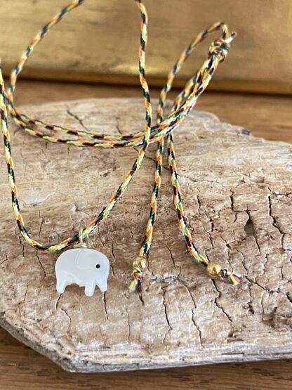 Collier (ou Bracelet) Eléphant en Nacre – Image 3