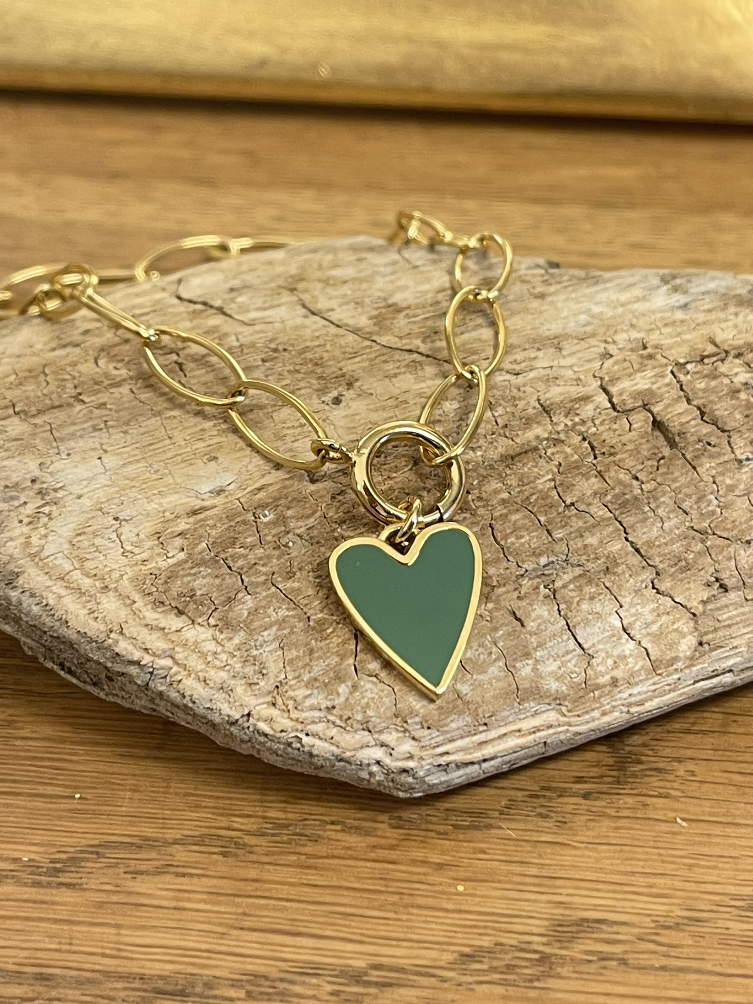 Collier Coeur en Résine – Image 4